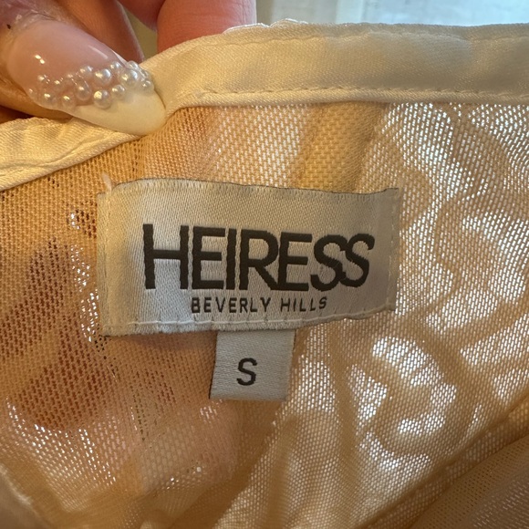 Elegant White Lace Strapless Dress - Picture 5 of 6